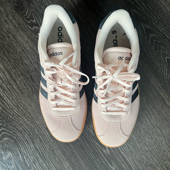 Adidas VL Court Bold - women’s size 10 - Picture 2 of 3